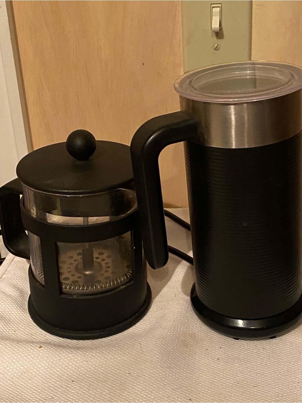 Keurig Black Electric Milk Frother with Black French Press
